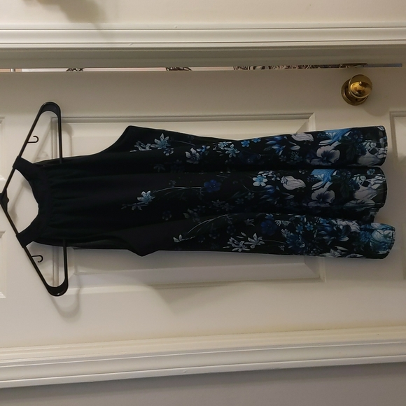 Elisa B. Dresses & Skirts - Garden Dress